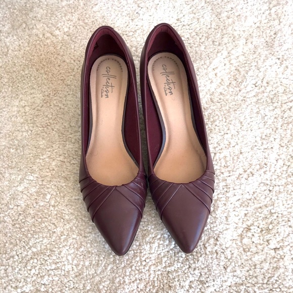 Clarks Maroon Heels - Picture 2 of 6